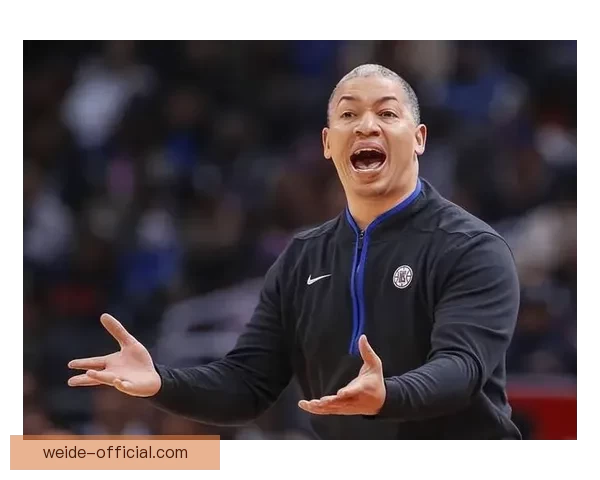 泰伦卢表示只要继续执教快船 就会保障邓恩合同